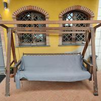 dondolo in legno