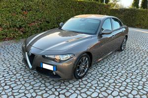 ALFA Giulia 2.2Turbodiesel 180CV 6M Super -08-2018