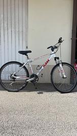 Bicicletta mountain bike KTM