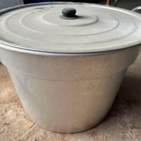 Pentolone con coperchio in alluminio