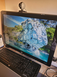 Monitor hp + tastiera + webcam logitech