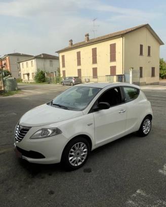 LANCIA Ypsilon 1.2 69 CV 5 porte Silver