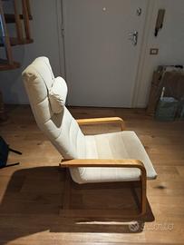 Poltrona IKEA Poäng schienale alto con poggiatesta