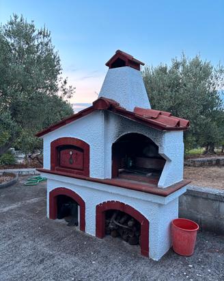 Barbeque in muratura forno e griglia