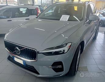 Volvo XC60 B4 (d) mild hybrid AWD automatico Core