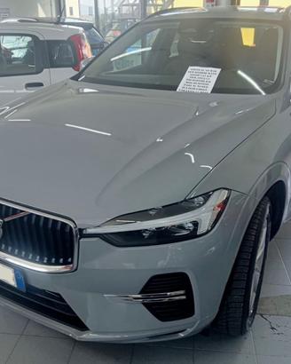 Volvo XC60 B4 (d) mild hybrid AWD automatico Core