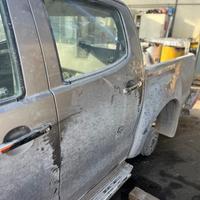 PORTA POST SX ISUZU D-MAX