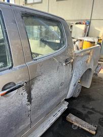 PORTA POST SX ISUZU D-MAX