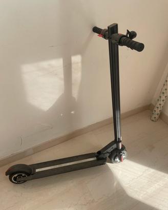 Monopattino elettrico pieghevole FR-6  i19 200W