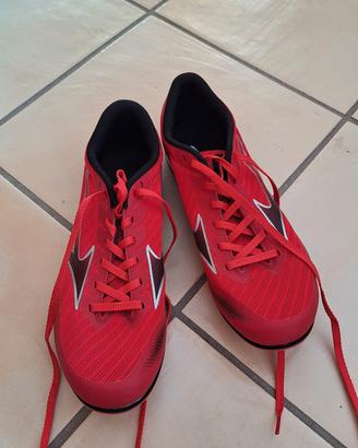 scarpe chiodate da corsa atletica