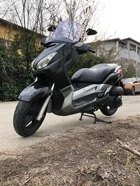 Yamaha X-Max 250