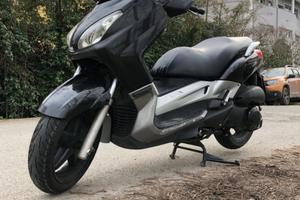 Yamaha X-Max 250