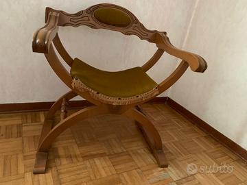 Sedia lavorata savonarola vintage