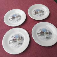 Set 4 Piatti Piani in Ceramica  Decoro Villaggio 