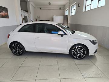 AUDI A1 1.6 TDI 105 CV Ambition