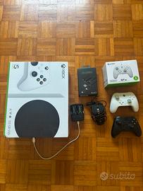 Xbox Series S con 2 controller