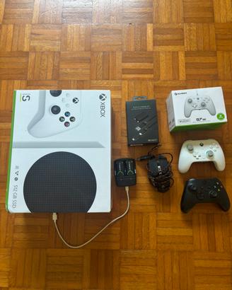 Xbox Series S con 2 controller