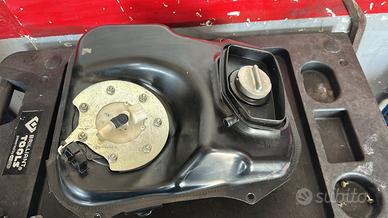 Serbatoio con pompa honda sh 125 150 2009 2012