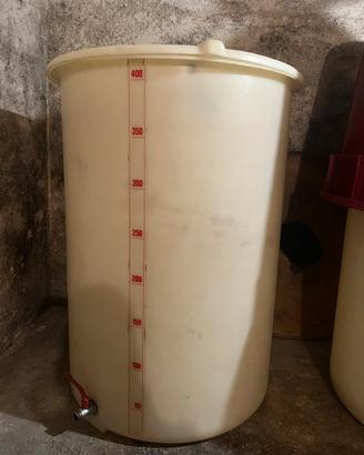 3 Botti in plastica con coperchio 400 litri