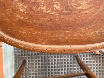 Sedie vecchie in legno