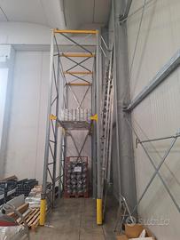 Tunnel porta palette e scala