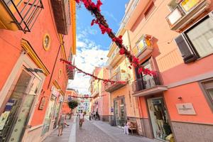 2 LOCALI A POZZUOLI