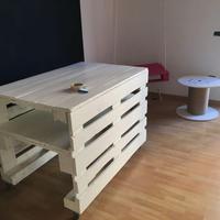 Tavolo in pallet con rotelle