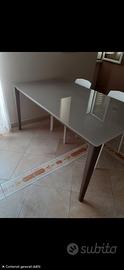 Tavolo in vetro temperato