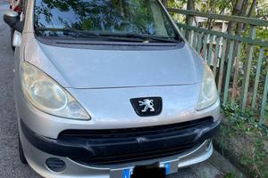 Peugeot 1007