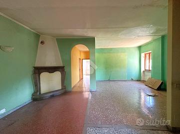 4 LOCALI A VITERBO