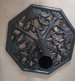 Base per ombrellone in ghisa forma ottagonale 