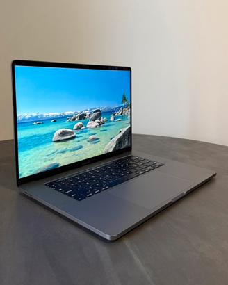 Macbook Pro 16” i7 6-Core 16GB RAM