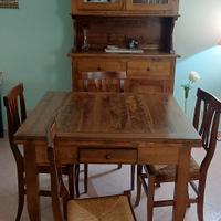 tavolo vetrina e 4 sedie