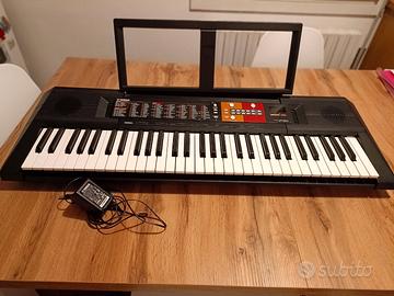 Tastiera Yamaha PSR-F51 praticamente nuova
