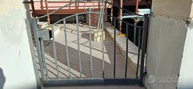 Cancello grande, cancello piccolo e ringhiere