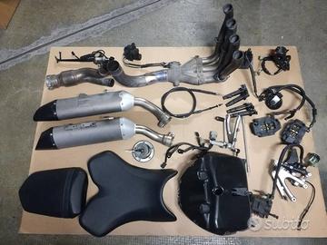 Yamaha R1 ricambi vari