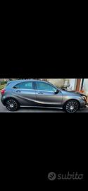 Mercedes A 200D premium 136cv  automatica