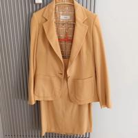 Tailleur Herno cashmere giallo senape, longuette