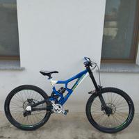 MTB DH 27,5 Rocky Mountain 