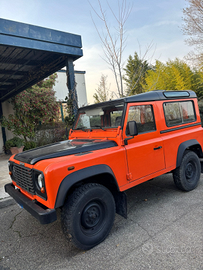 Land Rover Defender 90 2.5 TD5 – 6 posti