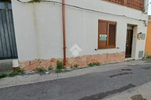 4 LOCALI A USINI
