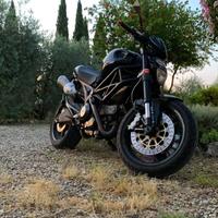 Ducati monster 696