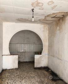 Casa di corte semi indipendente da ristrutturare