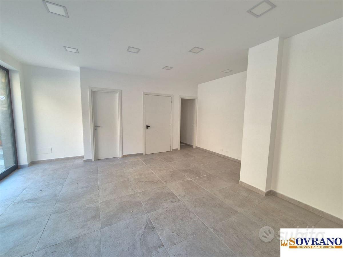 SAMPOLO: LOCALE C/1 N° 2 VETRINE RISTRUTTURATO - Altro