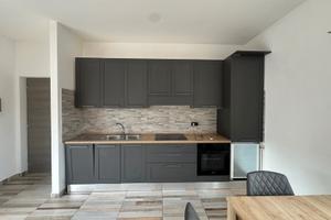 Cantu' ampio bilo ristrutturato e arredato