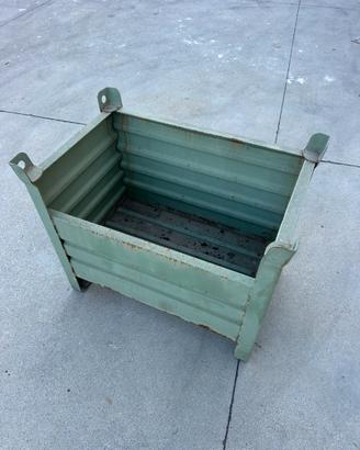 Cesta contenitore in metallo
