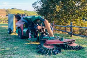 Raccoglitrice cimina semovente c. 200