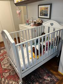 lettino sponde + cassettiera