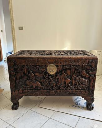 Grande baule Chinoiserie in legno di canfora