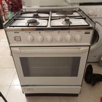 Cucina a gas con forno elettrico 